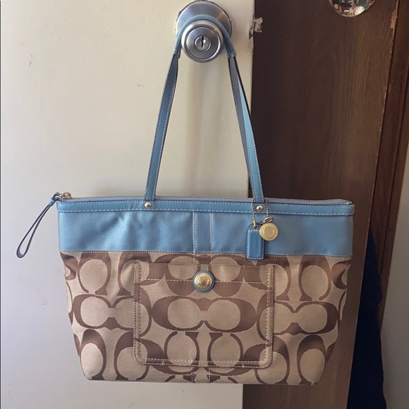 👜 Authentic Coach Signature Tote & Coin Purse👜 - Picture 4 of 15